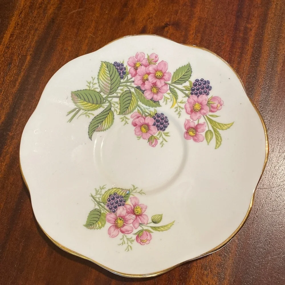 Vintage Teacup and Saucer, Crownford, England, Bone China - Picture 5 of 12